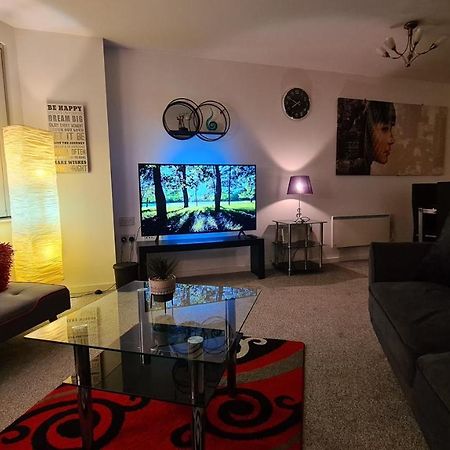 Luxury 2 Bed Apt With Free Wi-Fi & Parking Манчестер Экстерьер фото