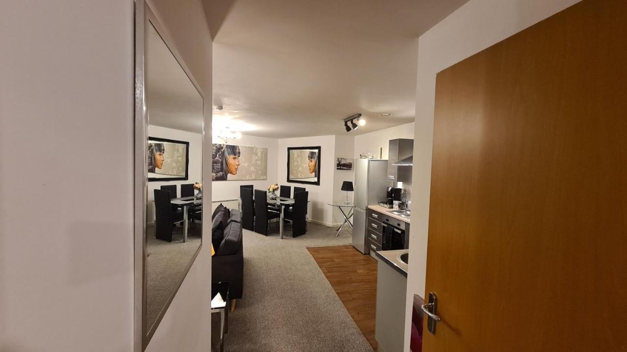 Luxury 2 Bed Apt With Free Wi-Fi & Parking Манчестер Экстерьер фото
