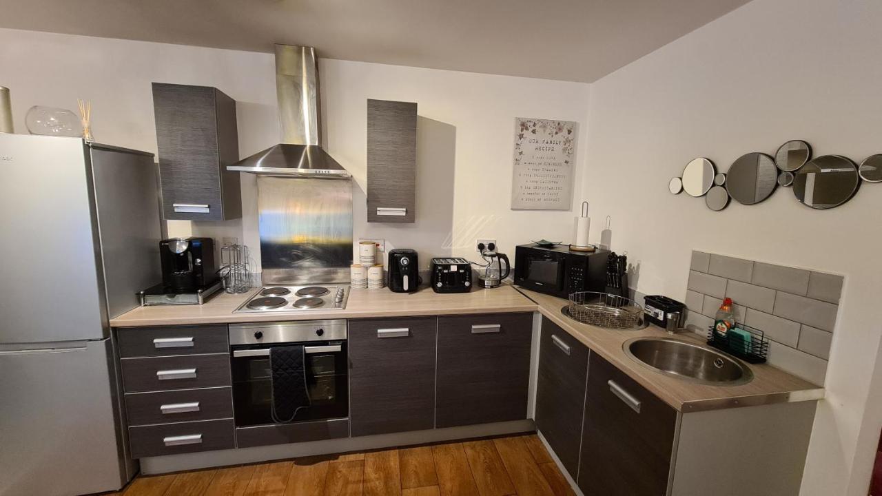 Luxury 2 Bed Apt With Free Wi-Fi & Parking Манчестер Экстерьер фото