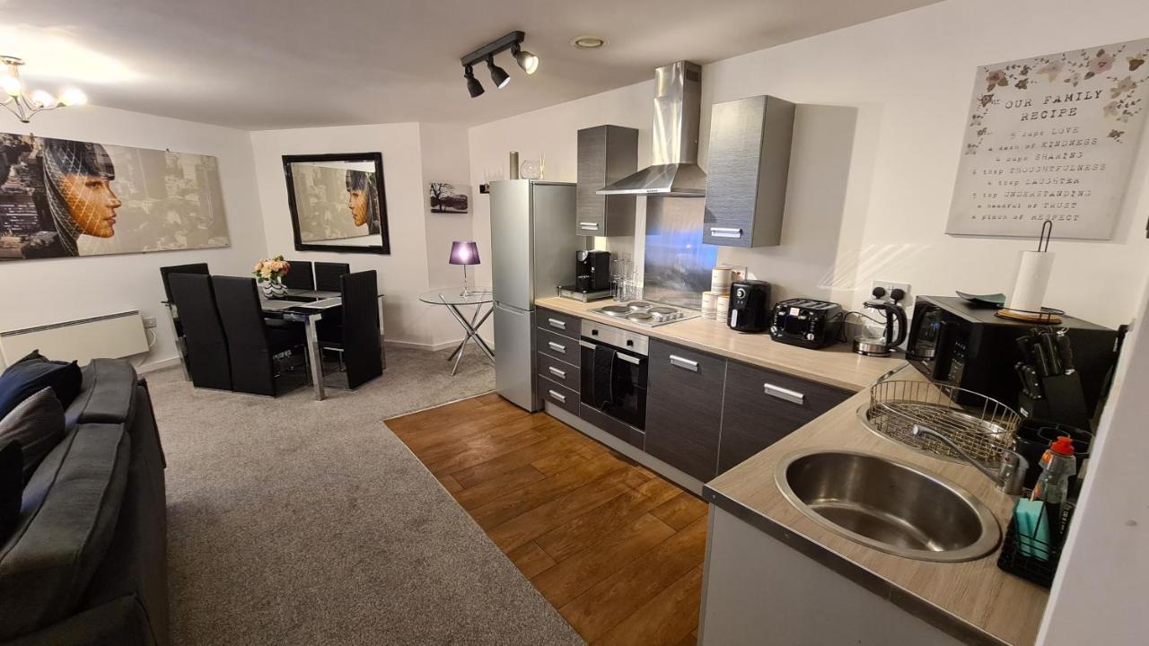 Luxury 2 Bed Apt With Free Wi-Fi & Parking Манчестер Экстерьер фото