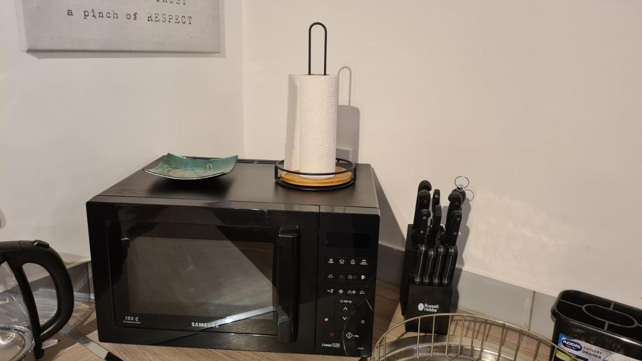 Luxury 2 Bed Apt With Free Wi-Fi & Parking Манчестер Экстерьер фото